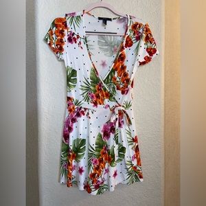 M NWOT floral romper